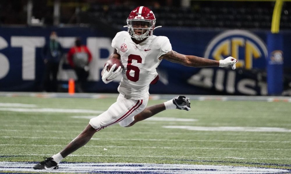 DeVonta Smith da su peso Máximo Avance